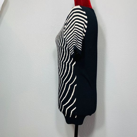 MARC BY MARC JACOBS BLACK AND WHITE TOP - Picture 2 of 4